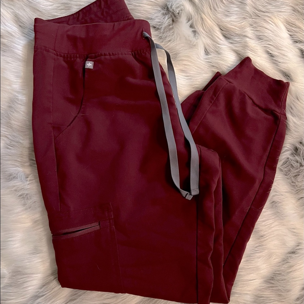 Figs SP small petite Zamora joggers burgundy
